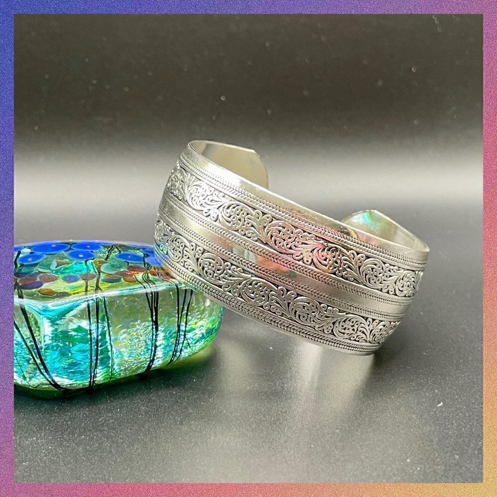Scroll and Interior Band Design Cuff Bracelet Silver Tone #1195